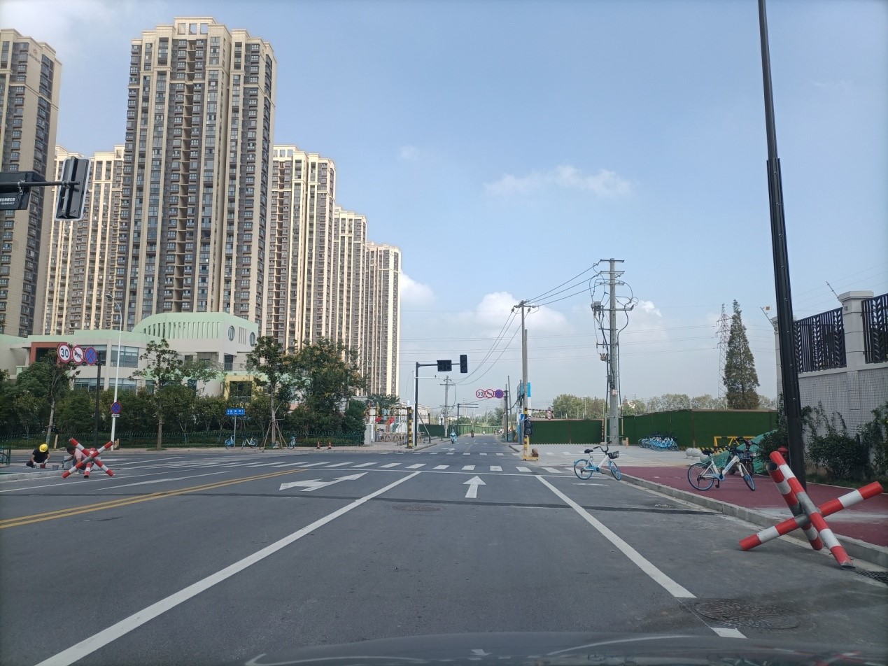 又一条断头路，，，，，，，通车！